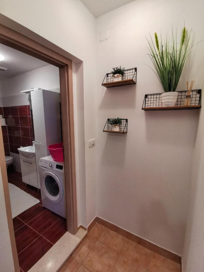 Apartments Plejic Сегет Враница Екстериор снимка