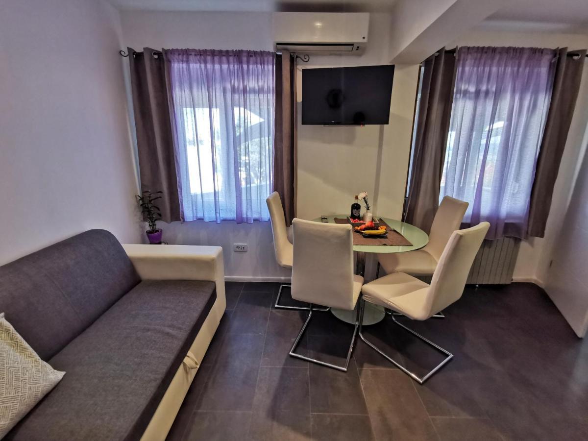 Apartments Plejic Сегет Враница Екстериор снимка