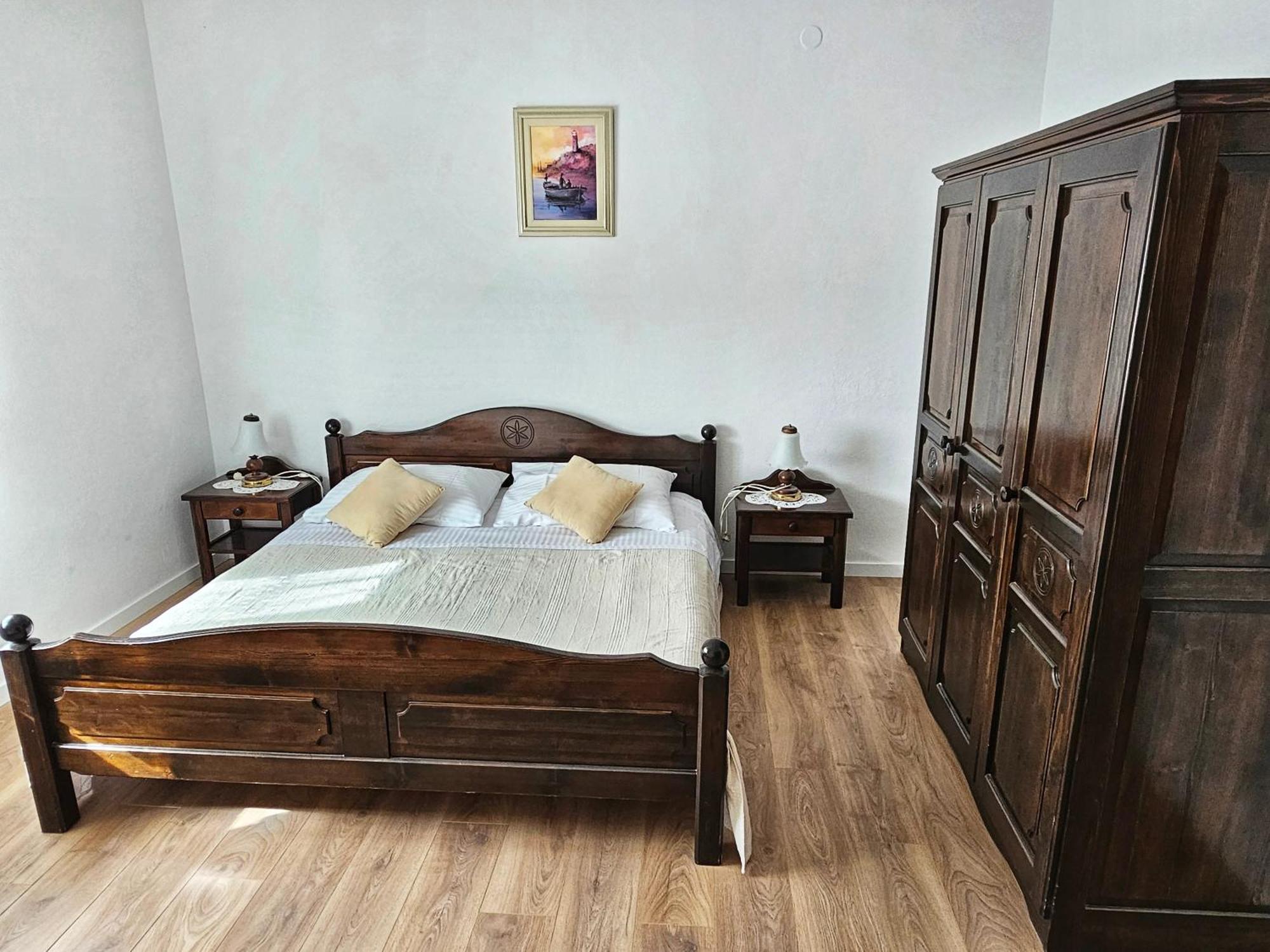 Apartments Plejic Сегет Враница Екстериор снимка