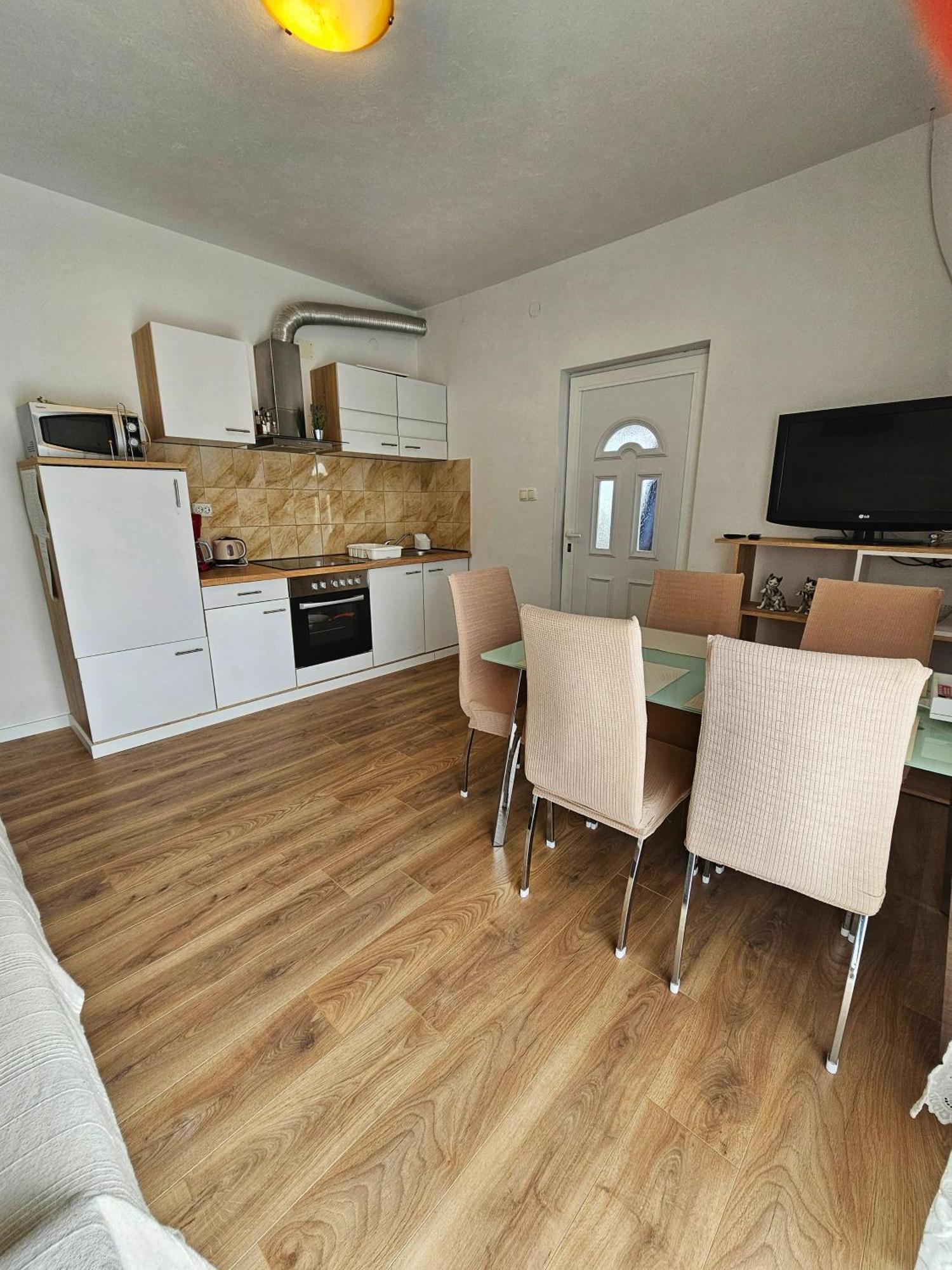 Apartments Plejic Сегет Враница Екстериор снимка