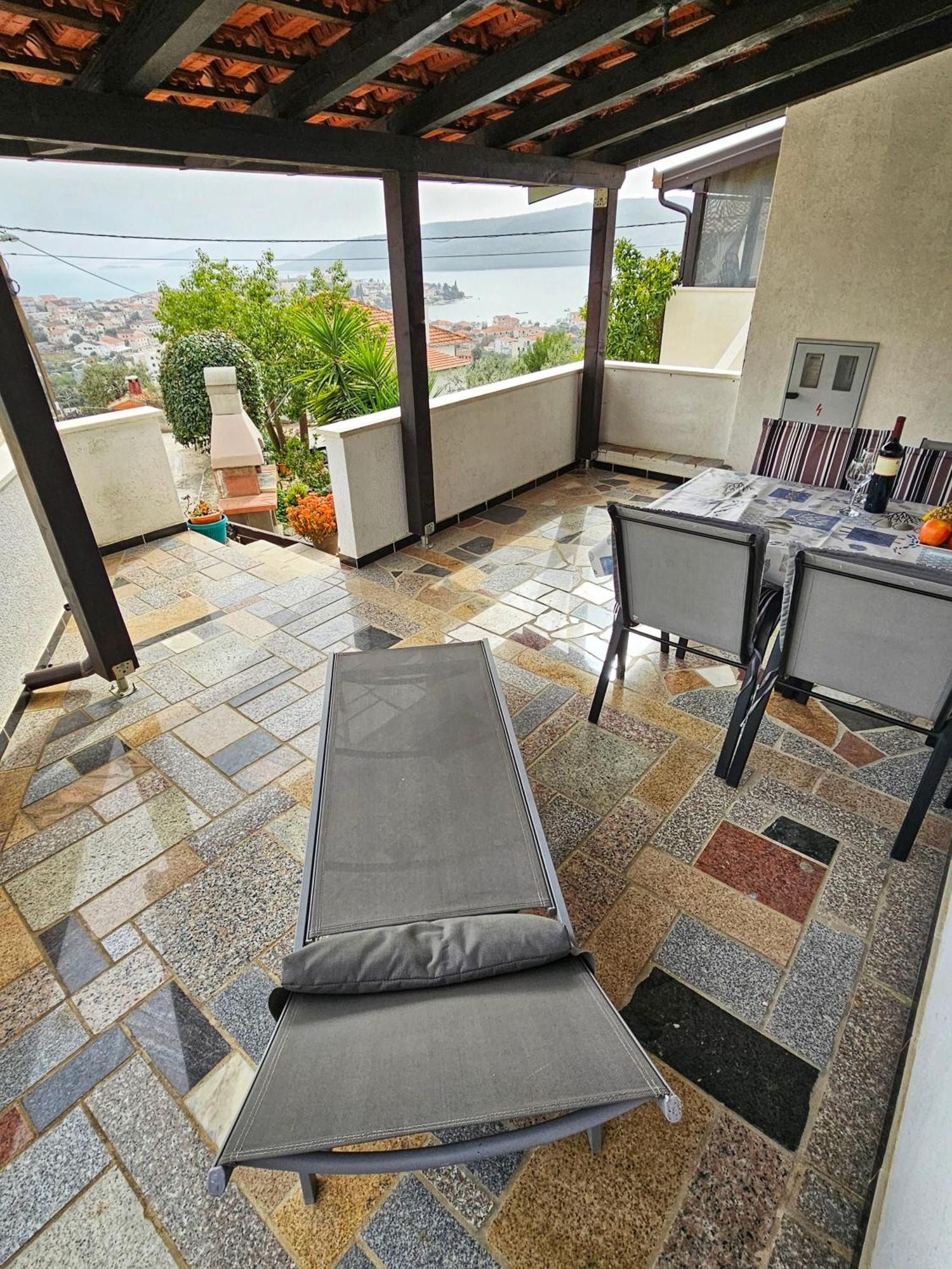 Apartments Plejic Сегет Враница Екстериор снимка